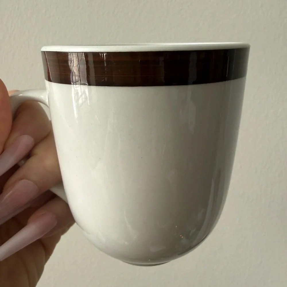 ☕️ Vintage White and Brown Mug ☕️ - Picture 2 of 4